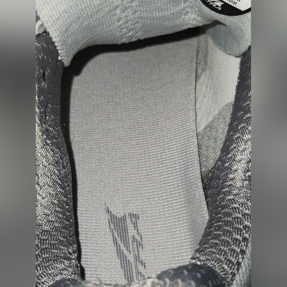 Altra Supalante Women's Gray Running Shoes. NWOT. Size 7.5 - Picture 8 of 9